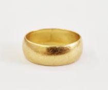 22ct gold wedding ring, plain, size E1/2, 3.7g approx.