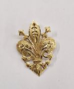 18ct gold fleur-le-lys pierced pendant with matt finish, 7.5g approx.