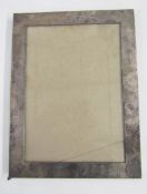 George V silver mounted large photograph frame, the aperture 29.25 x 20 cm , 36 x 27 cm overall,