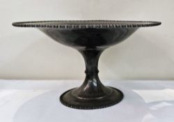 George V silver comport, circular with bead and bar edge, on waisted column on circular foot, 26cm