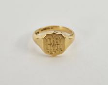18ct gold signet ring with shield shape top size P1/4, 7.5 approx