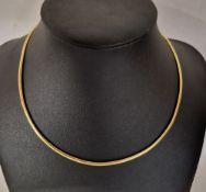 18ct gold collarette necklace, curved rectangular links, 12.8g approx.