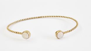 9ct gold and opal ropetwist-pattern bangle, set two circular cabochon opals, 4.5g gross approx.