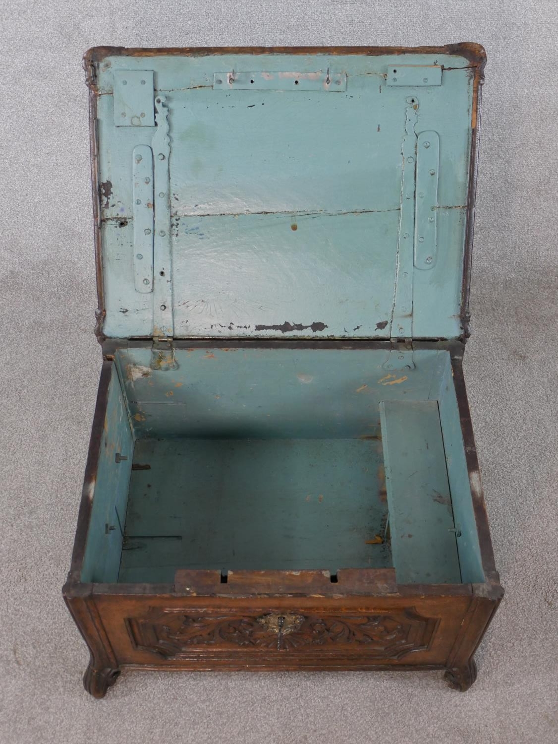 A late 18th/early 19th century carved oak twin handled rectangular box, possible bible box, raised - Image 5 of 7