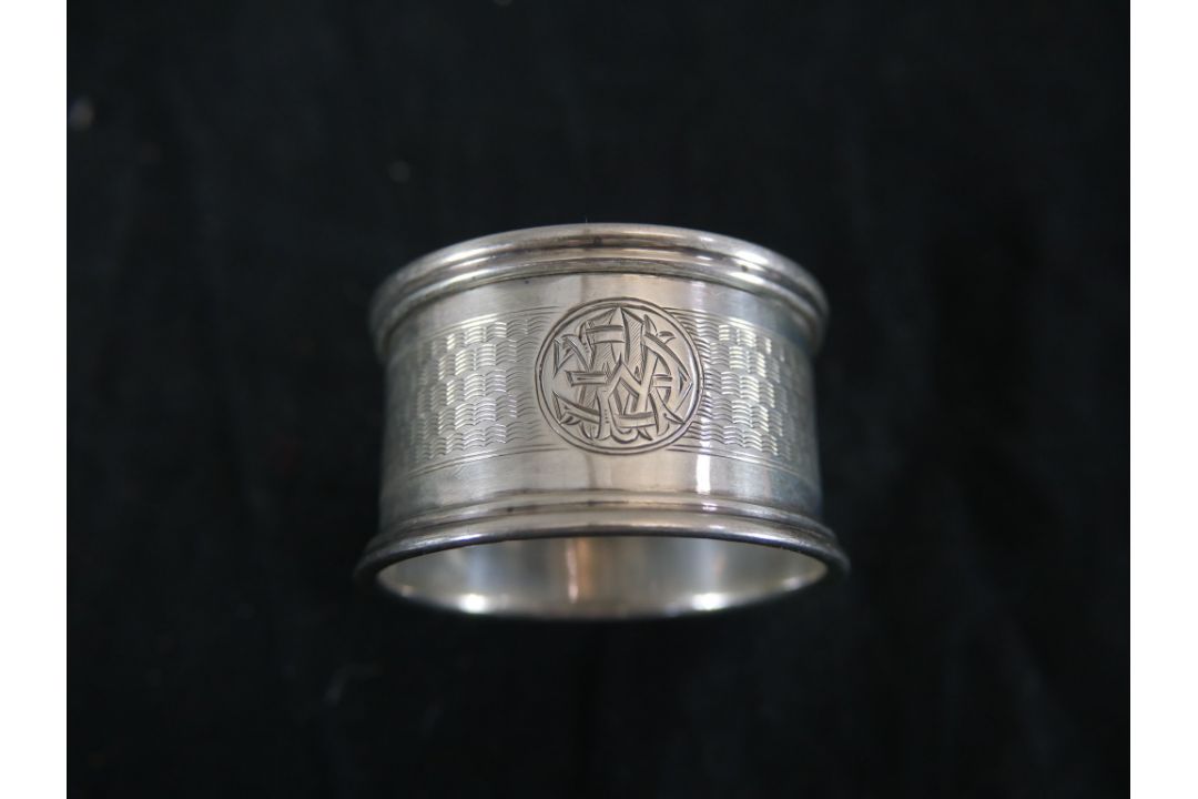 Seven assorted hallmarked silver napkin rings to include Coopers Brothers, Sheffield 1974; Joseph - Image 6 of 11