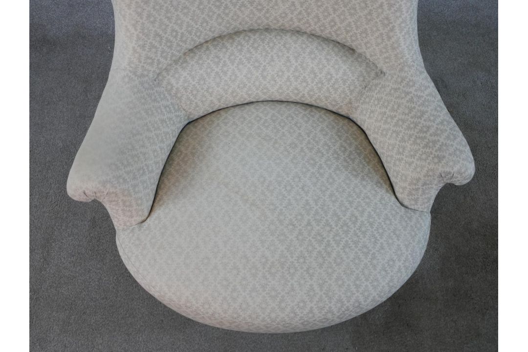 A 19th century mahogany framed nursing chair, upholstered in cream Dralon fabric raised on turned - Image 2 of 4
