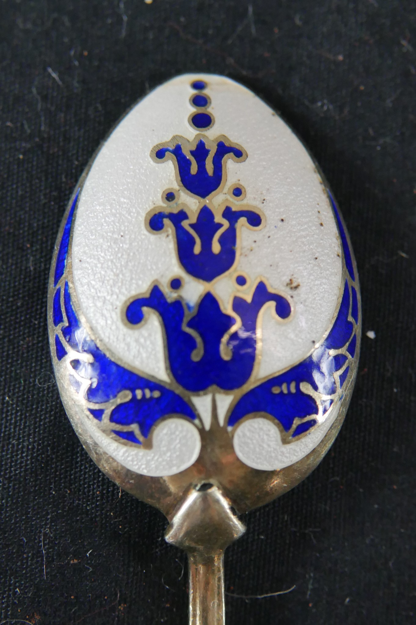 A set of five silver and guilloche blue and white enamel stylised hair bell and foliate design - Image 5 of 7