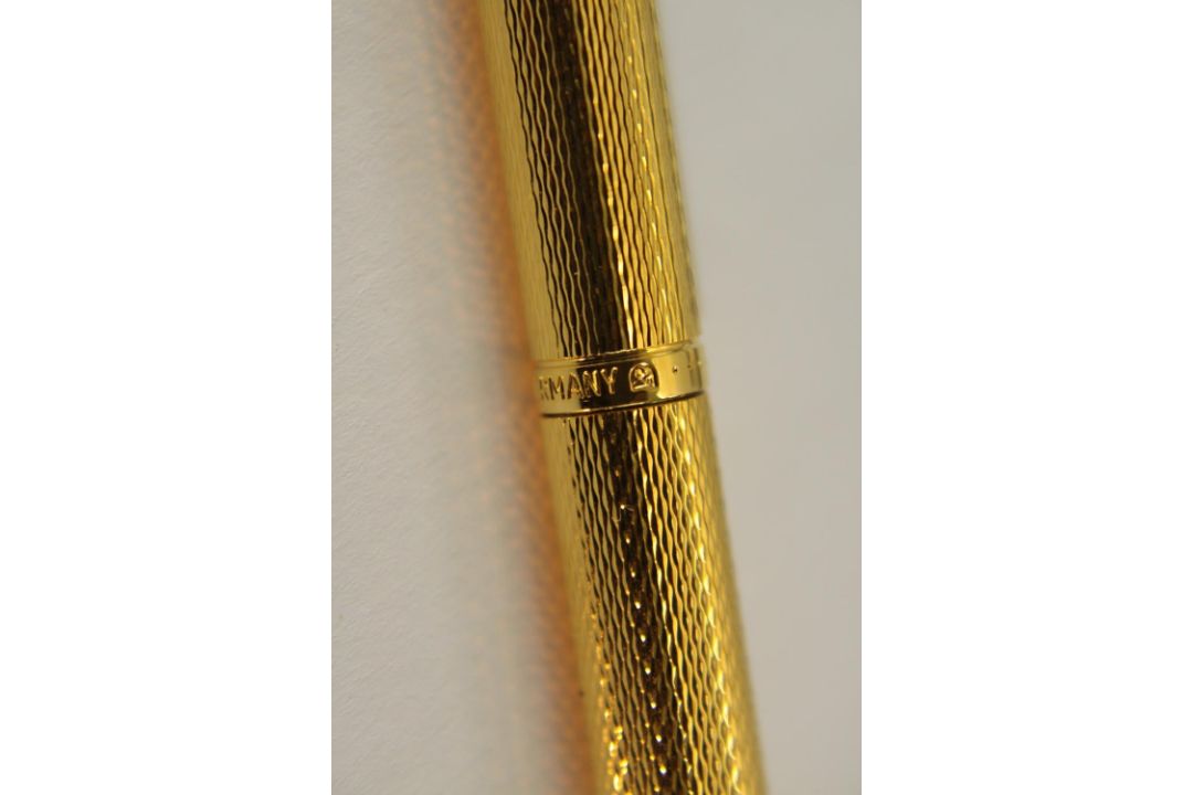 A mid 20th century boxed gold plated Dunhill rollerball pen. H.6 W.17.5 D.4cm. (box) - Image 8 of 10