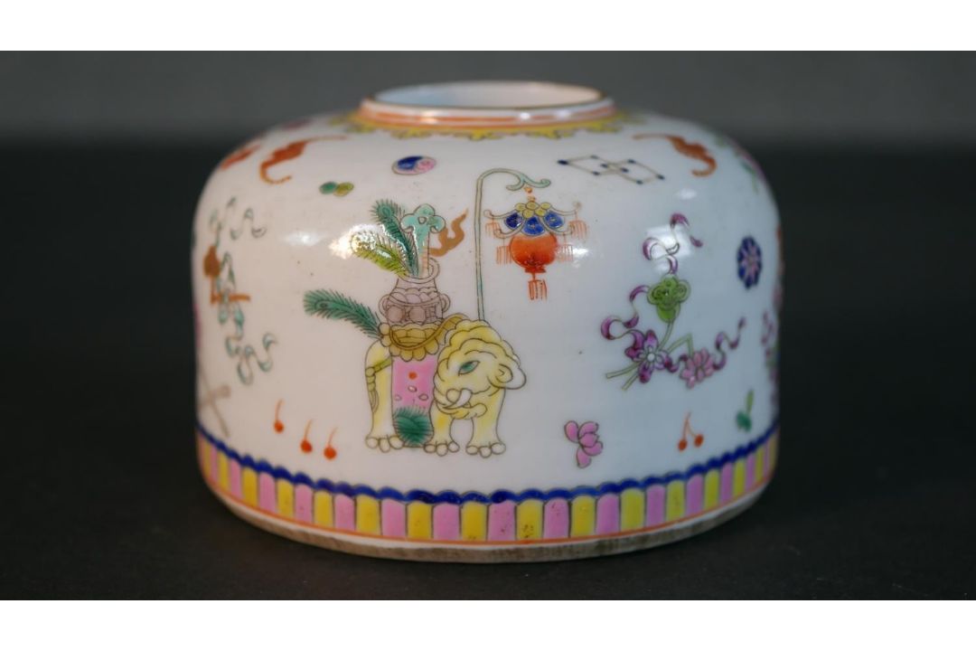 A 19th century hand painted Chinese DouCai porcelain brush washer decorated with flowers, - Image 2 of 4