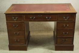 Pedestal desk. Georgian style mahogany. H.75 W.120 D.60cm.