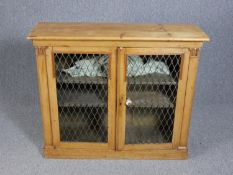 Pier cabinet, early 19th century pine. H.93 W.112 D.37cm.