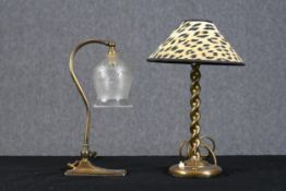 Two brass table lamps. The largest measures H.44 W.26 D.26 cm.