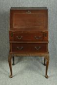 Bureau, mid century Georgian style mahogany. H.100 W.54 D.40cm.