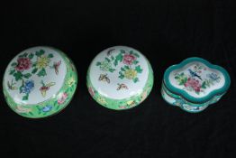 Three enamelled Chinese trinket boxes. Twentieth century. H.8 Dia.12cm. (largest)