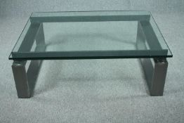Coffee table, contemporary plate glass and metal. H.40 W.122 D.92cm.