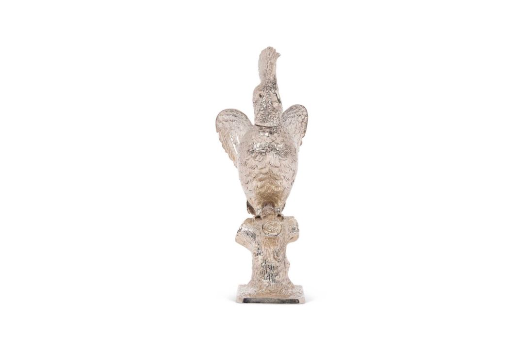 SILVER: A LATE 19TH CENTURY GERMAN CORPORATION CUP MODELLED AS A COCKATOO - Image 4 of 5