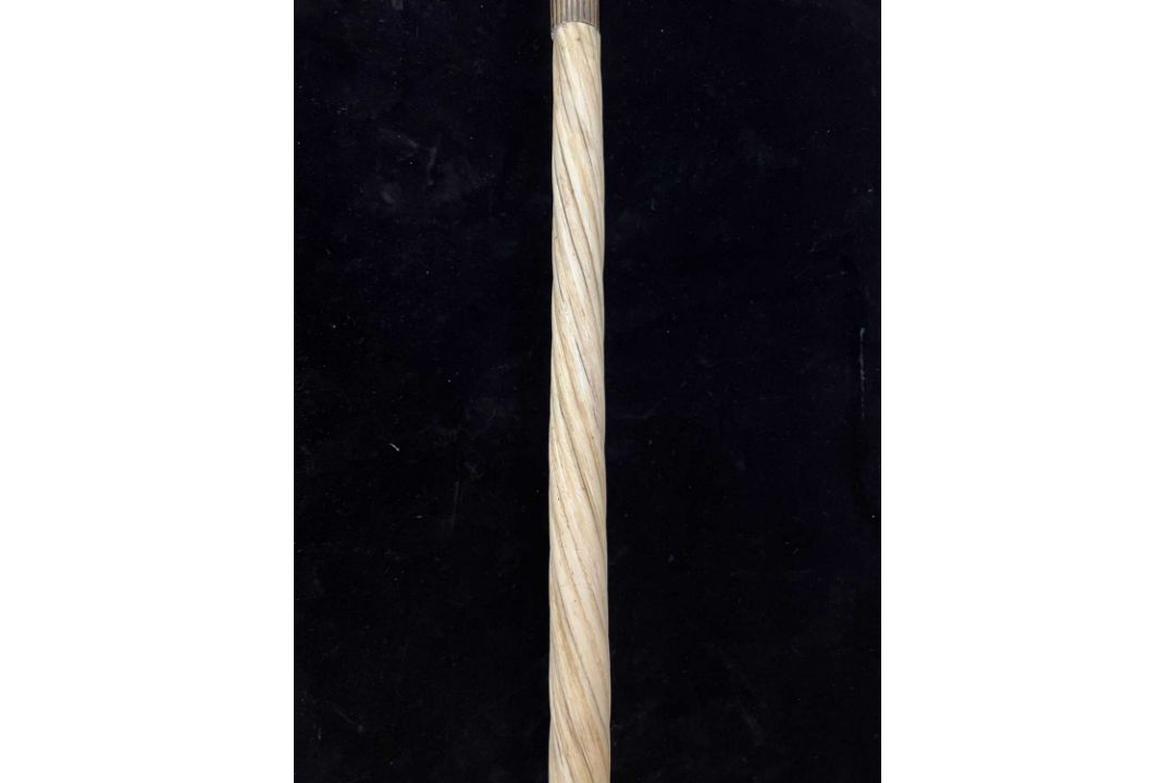 A NARWHAAL TUSK (MONODON MONOCEROS), EARLY 20TH CENTURY, MOUNTED AS A FLOORSTANDING LAMP - Image 3 of 6