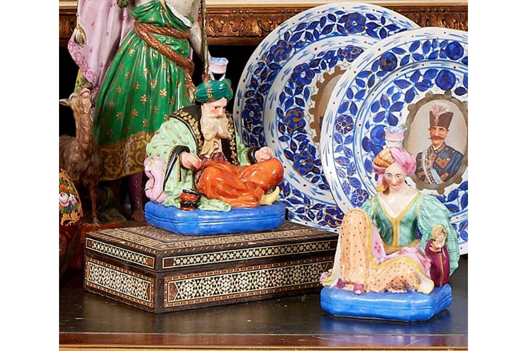 JACOB PETIT: A PAIR OF MID 19TH CENTURY PORCELAIN FLASKS OF A SULTAN AND SULTANA - Image 1 of 3