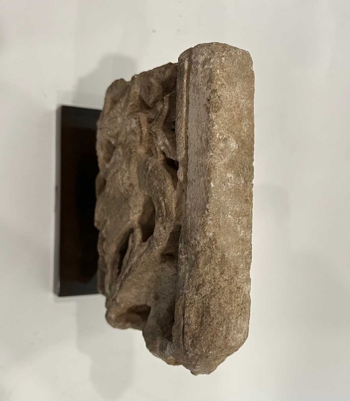 ITALO-ISLAMIC: A CARVED STONE RELIEF FRAGMENT, PROBABLY SICULO ARABIC 12TH CENTURY - Image 3 of 9