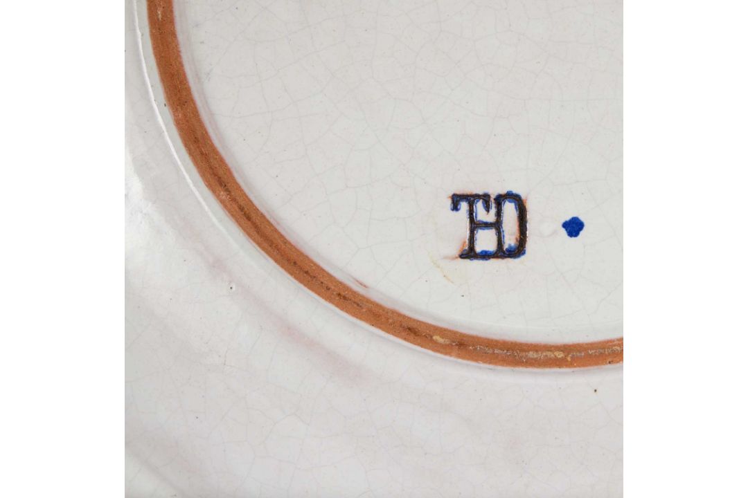 THEODORE DECK: A 19TH CENTURY IZNIK STYLE POTTERY CHARGER - Image 2 of 3