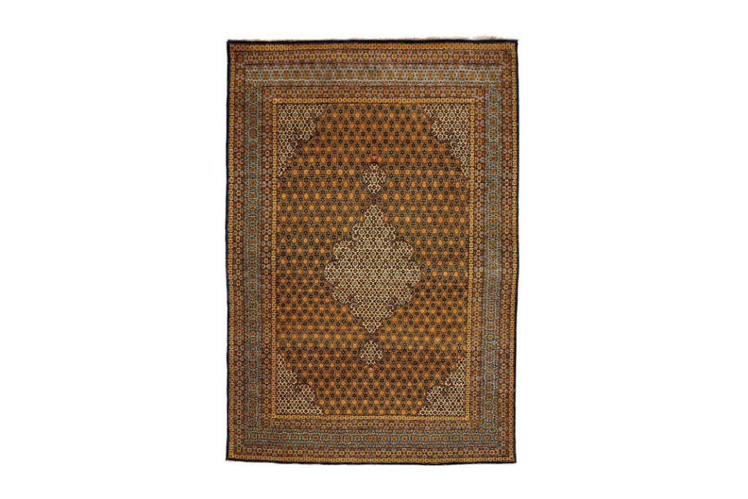 A MID 2OTH CENTURY QUM CARPET - Image 1 of 7