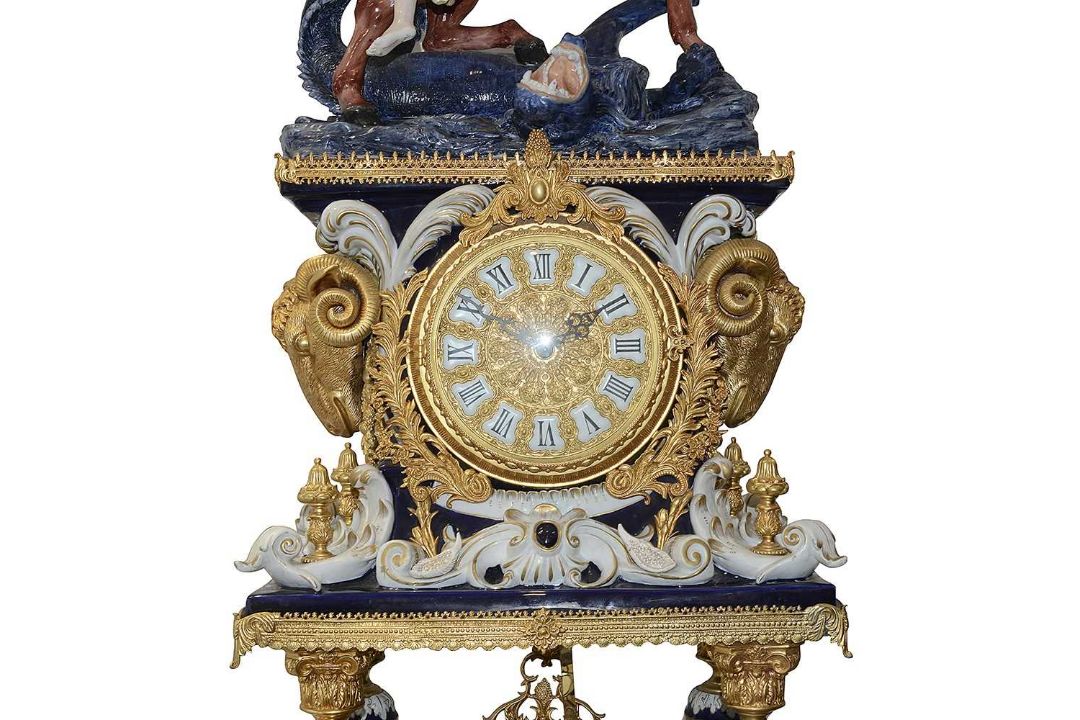 A MONUMENTAL PORCELAIN AND ORMOLU FLOORSTANDING CLOCK - Image 5 of 9
