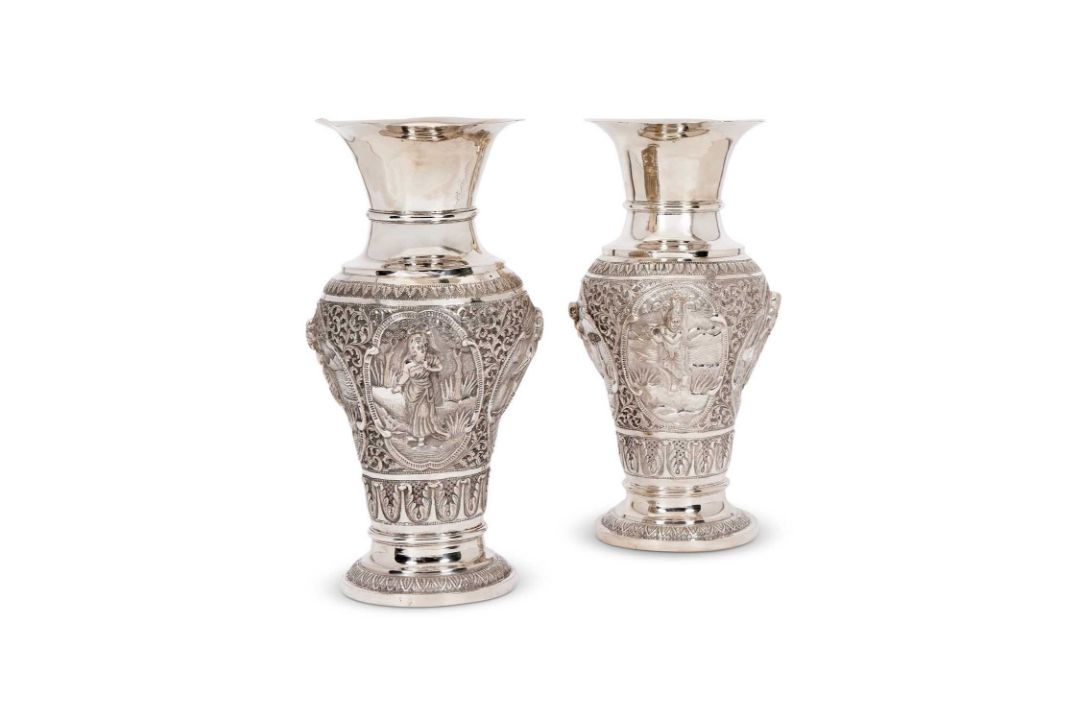 A PAIR OF LATE 19TH CENTURY INDIAN SILVER VASES - Image 1 of 8