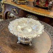 TIFFANY & CO: A STERLING SILVER, LATE 19TH CENTURY TAZZA OR FRUIT STAND