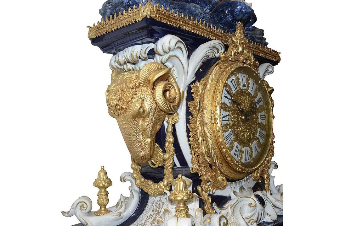 A MONUMENTAL PORCELAIN AND ORMOLU FLOORSTANDING CLOCK - Image 9 of 9