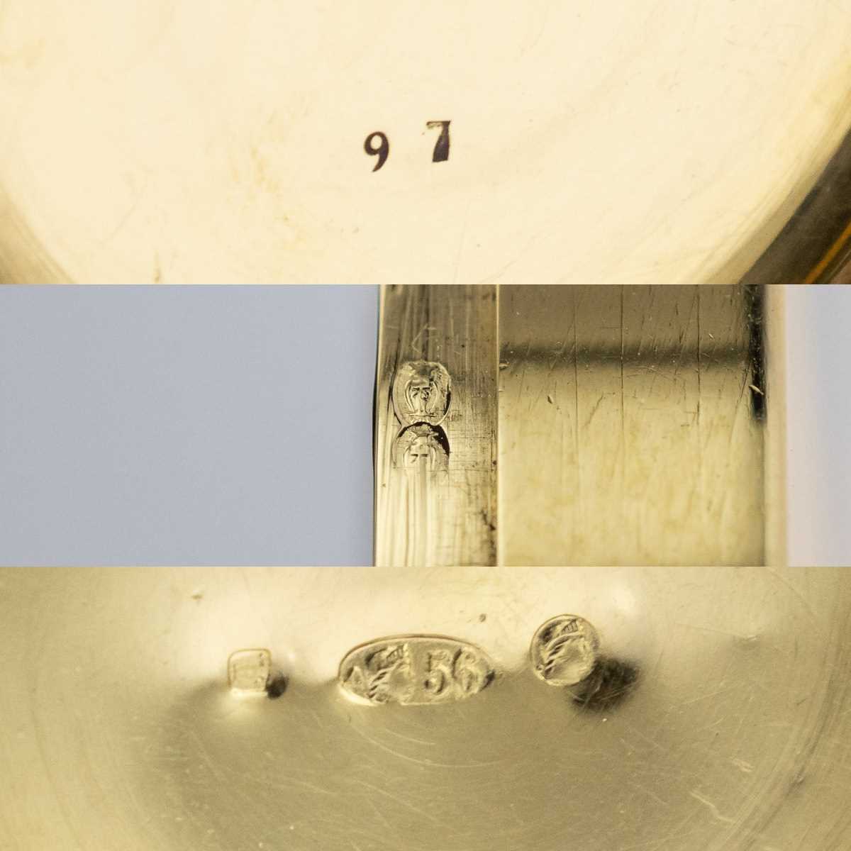 AN ANTIQUE 14K GOLD AND ENAMEL PILL BOX, MOSCOW, CIRCA 1900 - Image 7 of 8