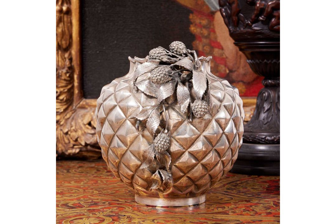 A BUCCELLATI STYLE SILVER BOWL IN THE FORM OF A PINEAPPLE