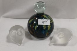 TWO ROYAL BRIERLEY FROSTED GLASS MICE TOGETHER WITH A MDINA GLASS DUMP PAPERWEIGHT