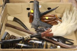 A SELECTION OF ASSORTED TRIBAL / TREEN ITEMS TO INC FLY WHISK, MASKS ETC