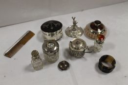 A TRAY OF ASSORTED HALLMARKED SILVER ETC TO INCLUDE A RING TREE, PIERCED MUSTARD ETC (A/F)