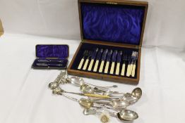 A CANTEEN OF FISH KNIVES AND FORKS TOGETHER WITH A SELECTION OF ASSORTED FLATWARE AND A PAIR OF