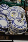A TRAY OF ASSORTED BLUE AND WHITE WARE TO INCLUDE GEORGE JONES DRAGON PATTERN