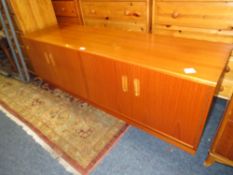 A RETRO TEAK 'G-PLAN' LOW SIDEBOARD W-162 CM
