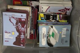 A QUANTITY OF ASTON VILLA MEMORABILIA TO INC PROGRAMMES, HARDBACK BOOKS ETC