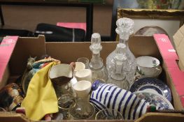 A TRAY OF CERAMICS AND ORNAMENTS TO INCLUDE TOBY JUGS