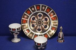 FOUR PIECES OF ROYAL CROWN DERBY TO INCLUDE PLATE, GOBLET ETC