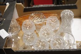 A TRAY OF ASSORTED GLASSWARE TO INCLUDE CUT GLASS EXAMPLES