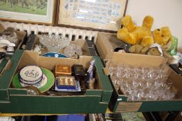FOUR TRAYS OF ASSORTED CERAMICS AND GLASSWARE (TRAYS NOT INCLUDED)