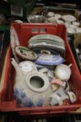 A TRAY OF ASSORTED CERAMICS TO INCLUDE A BLUE AND WHITE LIDDED TUREEN (TRAY NOT INCLUDED)