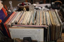 A QUANTITY OF ASSORTED RECORDS TO INCLUDE EASY LISTENING