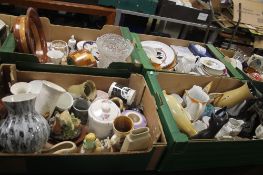 FOUR TRAYS OF ASSORTED CERAMICS (TRAYS NOT INCLUDED)