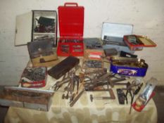 A COLLECTION OF GARDEN TOOLS TO INCLUDE AN ENGINEERS TOOLBOX