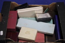 A BOX OF EMPTY JEWELLERY BOXES
