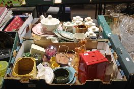 TWO TRAYS OF ASSORTED CERAMICS TO INCLUDE WADE (TRAY NOT INCLUDED)
