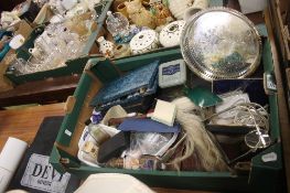 A BOX OF COLLECTABLES TO INCLUDE A WHITE METAL DISH