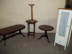 FIVE ITEMS TO INCLUDE AN OAK PLANT STAND, A STORAGE UNIT ETC